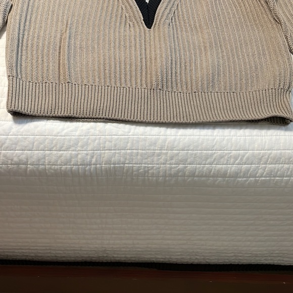 Sweater - Picture 4 of 8